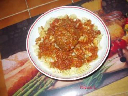 Sauce à spaghetti et boulettes de ma tante de Nicolav | Photo de Nicolav