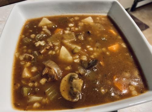 Soupe au boeuf et à l'orge pour mijoteuse de Jean Paré | Photo de Mireille