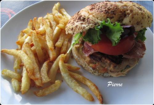 Burgers de dinde à la moutarde (josée di stasio) présentation de Beaubarbu | Photo de Beaubarbu