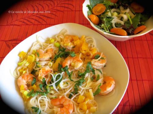 Crevettes grillées à l'indienne sur vermicelles de riz de Messidor | Photo de Messidor