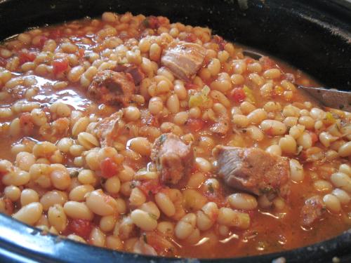 Fèves au bacon, porc et tomates mijoteuse de Corralou | Photo de Corralou