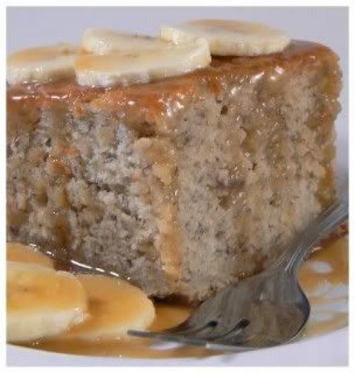 Gâteau aux bananes et sa sauce au caramel | Photo de Dabue