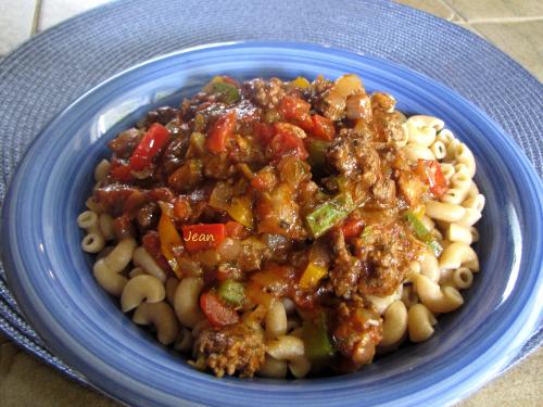 Macaroni, sauce aux légumes frais et boeuf de Nell | Photo de Nell