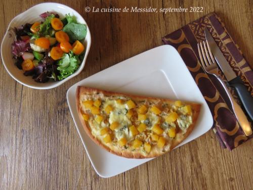 Pizzas en demi-lunes, thon et fromage bleu + de Messidor | Photo de Messidor