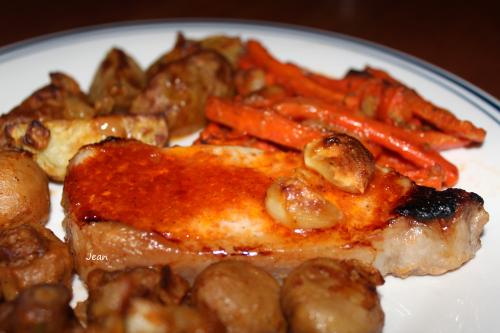 Plaque de steak de porc et légumes de Nell | Photo de Nell