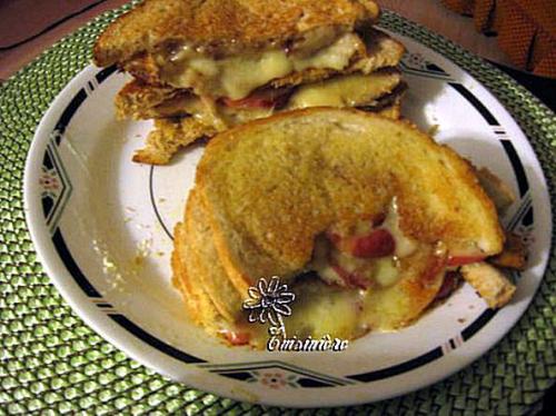 Sandwich grillé au fromage et aux pommes caramélisées de Cuisinière1 | Photo de Cuisinière1